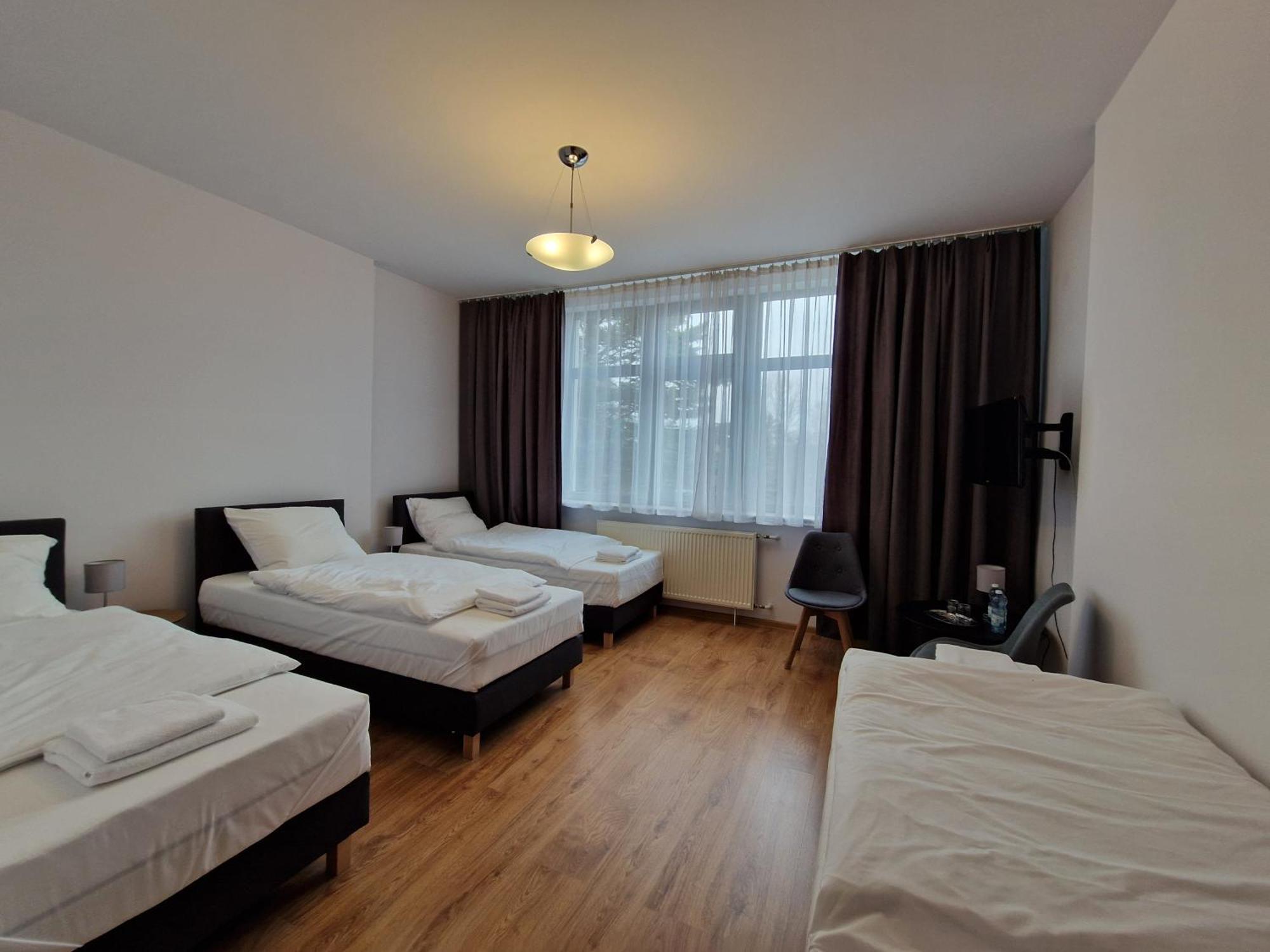 Hotel Tor Kielce Cminsk 外观 照片